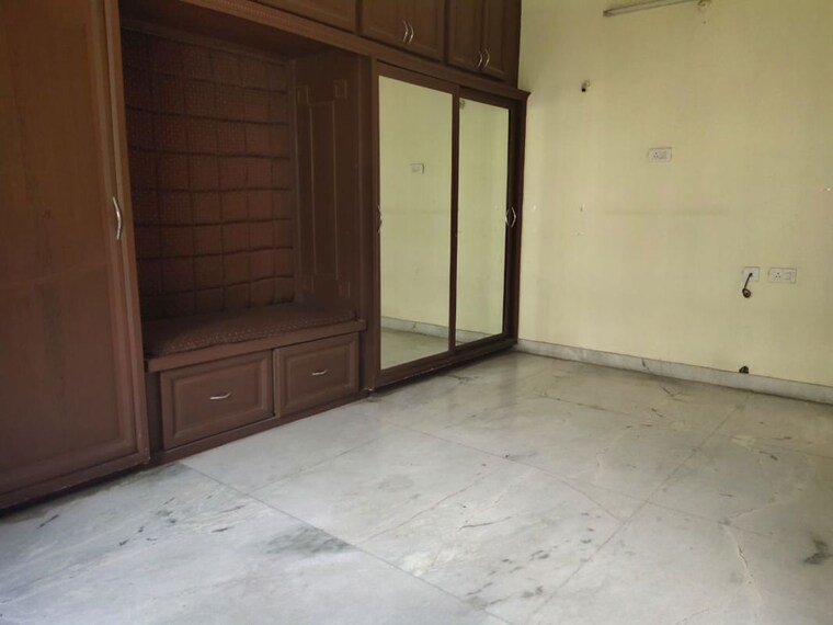 Room, banjara hills 3 Bedroom 2000 Sq.Ft. Apartment In Banjara Hills Hyderabad 9972034
