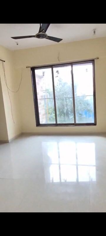Room in 2 BHK Apartment at Khandelwal Sai Iconic, Andheri West – for Rent