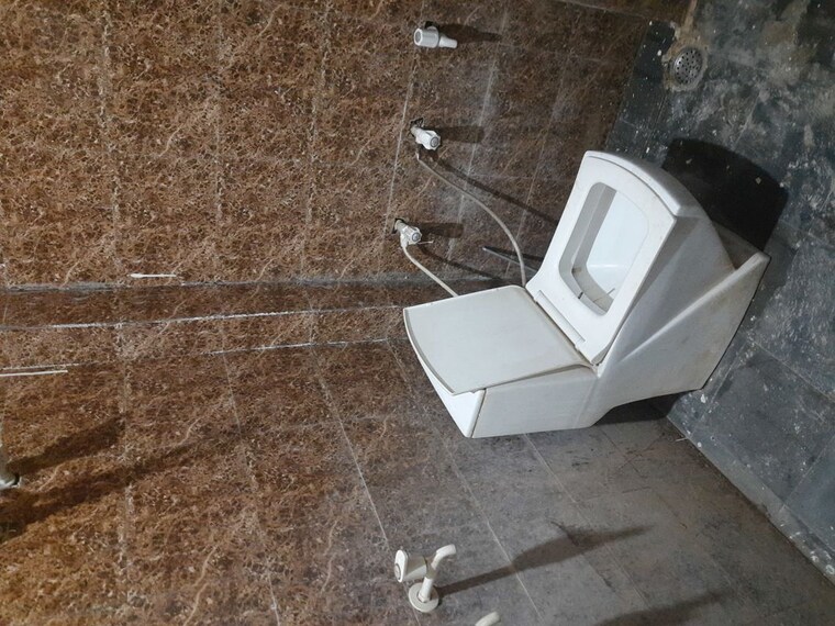 Bathroom, sector 62 Pg For Boys & Girls In Sector 62 9972036