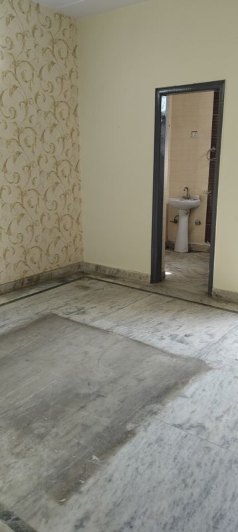 Room, sainik-plaza 3 Bedroom 131 Sq.Yd. Builder Floor In Sector 49 Faridabad 9972037