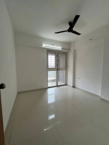 Room in 3 BHK Apartment at Kohinoor Zen Estate, Kharadi – for Rent