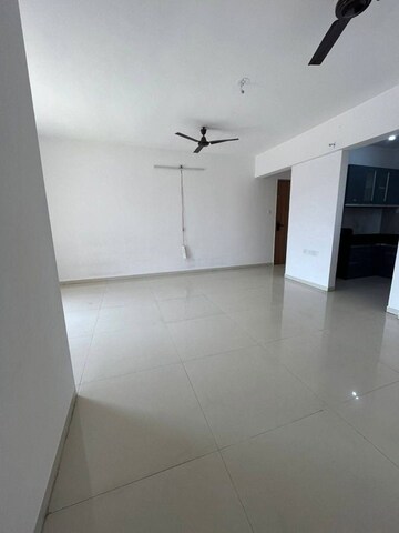 Room in 3 BHK Apartment at Kohinoor Zen Estate, Kharadi – for Rent