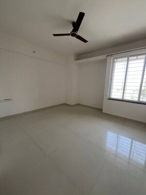 Room in 3 BHK Apartment at Kohinoor Zen Estate, Kharadi – for Rent