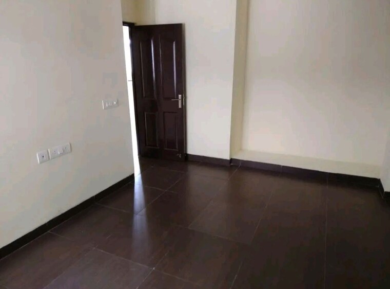 Room, wave-floors 2 Bedroom 135 Sq.Yd. Builder Floor In Mahurali Ghaziabad 9972043