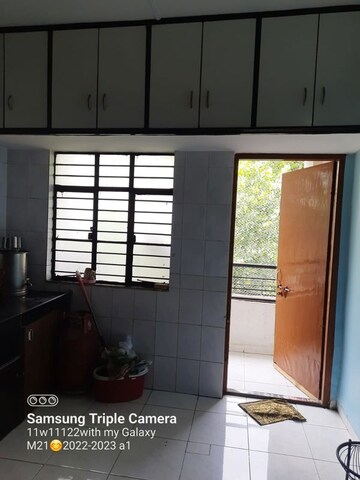 Room in 2 BHK Apartment at Shastrinagar – for Rent