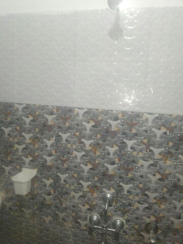 Furnished Amenities in 2 BHK Builder Floor at Gomti Nagar – for Rent