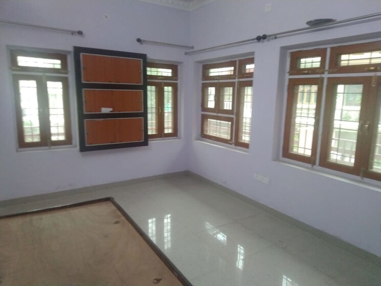 Room, gomti nagar 2 Bedroom 1200 Sq.Ft. Builder Floor In Gomti Nagar Lucknow 9969840