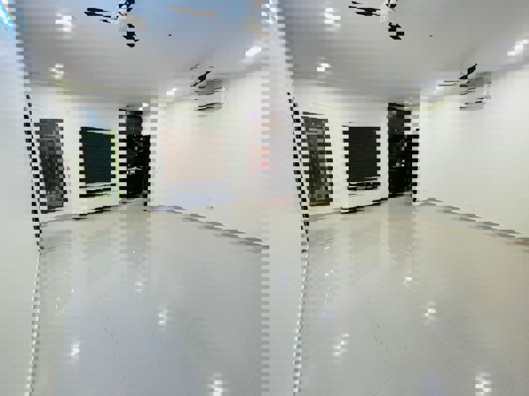 3 BHK + Servant Room 2200 Sq.Ft. Apartment in Rohtas Presidential Tower