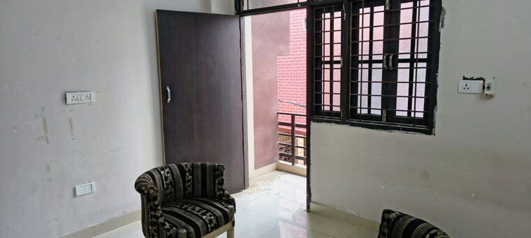 Room, husainganj 2 Bedroom 950 Sq.Ft. Builder Floor In Husainganj Lucknow 9962563