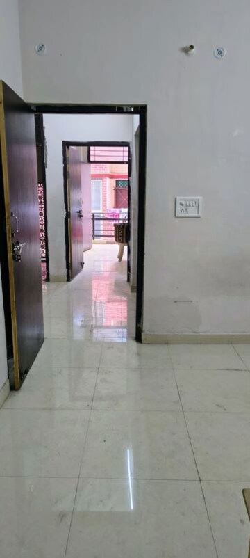 Building Lobby in 2 BHK Builder Floor at Husainganj – for Rent