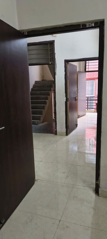 Building Lobby in 2 BHK Builder Floor at Husainganj – for Rent
