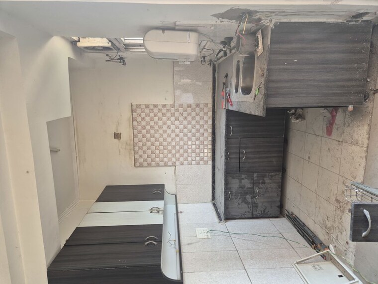 Bathroom, amrapali-princely-estate 2 Bedroom 875 Sq.Ft. Apartment In Sector 76 Noida 9972052