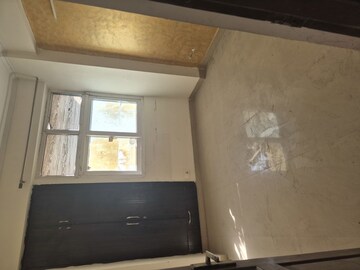 Furnished Amenities in 2 BHK Apartment at Amrapali Princely Estate, Sector 76 – for Rent