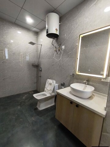 Bathroom in 3 BHK Builder Floor at Palm Residency Chhatarpur, Chattarpur – for Rent