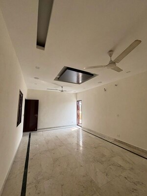 Bathroom in 3 BHK Builder Floor at Greater Kailash Part 3 – for Rent