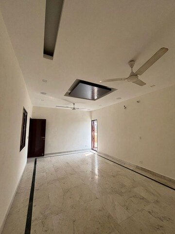 Bathroom in 3 BHK Builder Floor at Greater Kailash Part 3 – for Rent