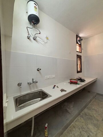 Furnished Amenities in 3 BHK Builder Floor at Greater Kailash Part 3 – for Rent