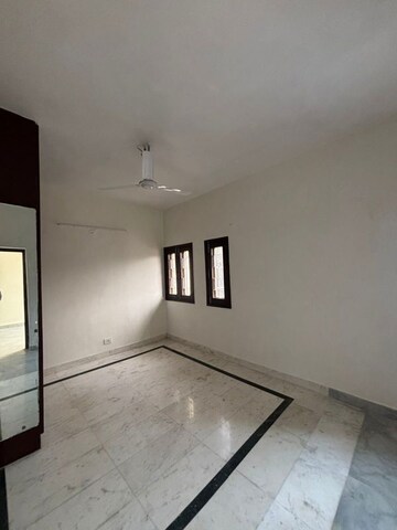 Room in 3 BHK Builder Floor at Greater Kailash Part 3 – for Rent