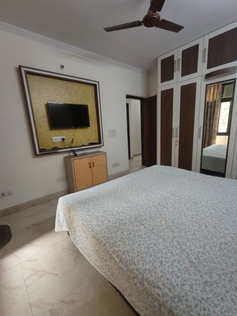 Bedroom, shivalik colony 2 Bedroom 200 Sq.Yd. Builder Floor In Shivalik Colony Delhi 9972059