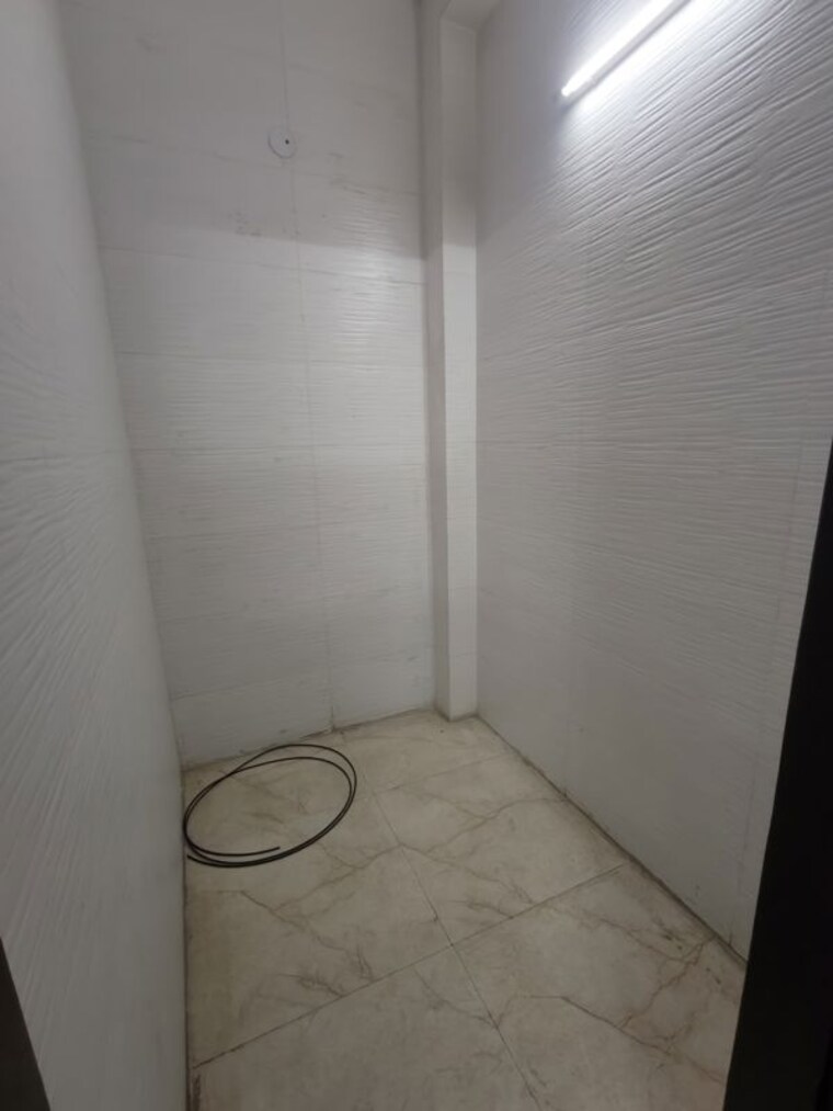 Bathroom, shivalik colony 2 Bedroom 200 Sq.Yd. Builder Floor In Shivalik Colony Delhi 9972059