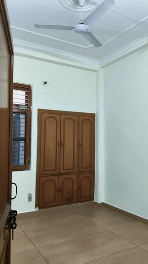 Room in 2 BHK Builder Floor at RWA Apartments Sector 47, Sector 47 – for Rent