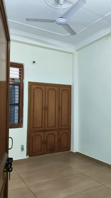 Room in 2 BHK Builder Floor at RWA Apartments Sector 47, Sector 47 – for Rent