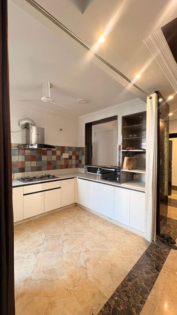 Kitchen in 4 BHK Apartment at Parsvnath Planet, Gomti Nagar – for Rent