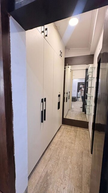 Building Lobby in 4 BHK Apartment at Parsvnath Planet, Gomti Nagar – for Rent