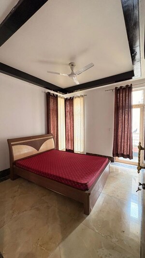 Bedroom in 4 BHK Apartment at Parsvnath Planet, Gomti Nagar – for Rent