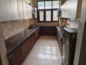 Kitchen in 4 BHK Builder Floor at Tulip Mall, Sector 46 – for Rent