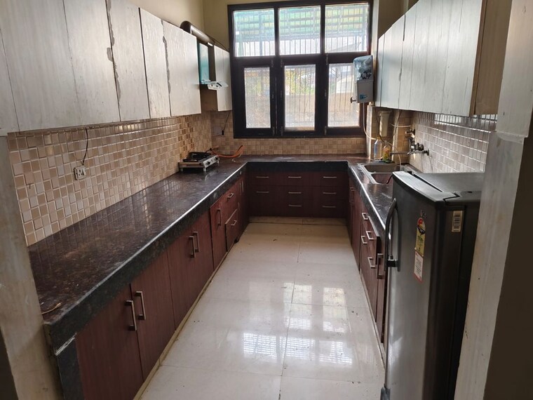 Kitchen, tulip-mall 4 Bedroom 250 Sq.Mt. Builder Floor In Sector 46 Noida 9972099