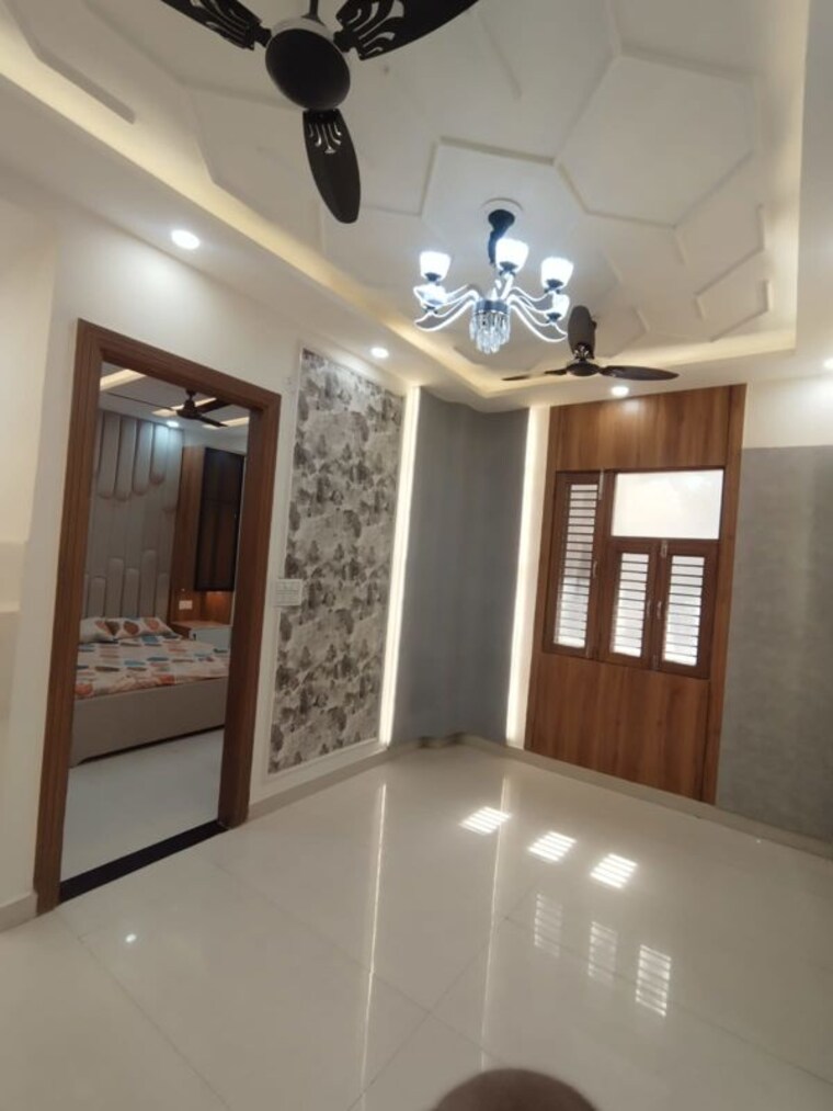 Room, uttam nagar 2.5 Bedroom 60 Sq.Yd. Builder Floor In Uttam Nagar Delhi 9972094