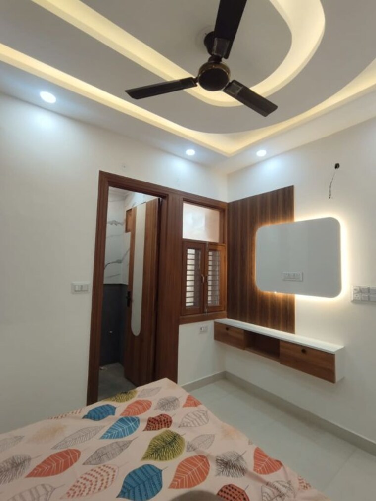 Bedroom, uttam nagar 2.5 Bedroom 60 Sq.Yd. Builder Floor In Uttam Nagar Delhi 9972094