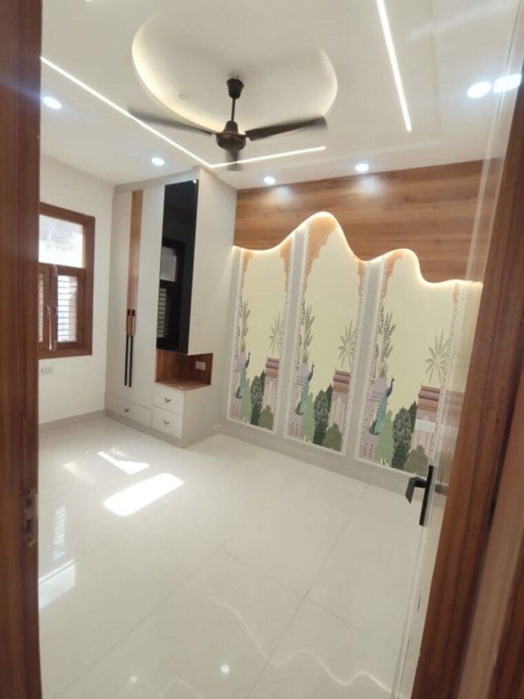 Room, uttam nagar 2.5 Bedroom 60 Sq.Yd. Builder Floor In Uttam Nagar Delhi 9972094