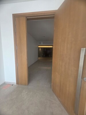 Room in 4 BHK Apartment at Rustomjee Crown, Prabhadevi – for Rent