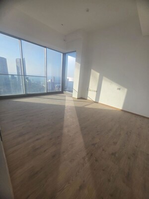 Room in 4 BHK Apartment at Rustomjee Crown, Prabhadevi – for Rent