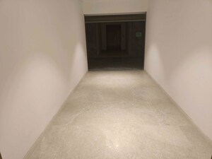 Room in 4 BHK Apartment at Rustomjee Crown, Prabhadevi – for Rent