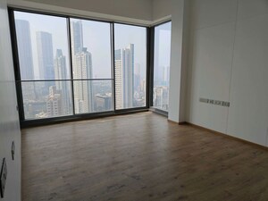 Room in 4 BHK Apartment at Rustomjee Crown, Prabhadevi – for Rent