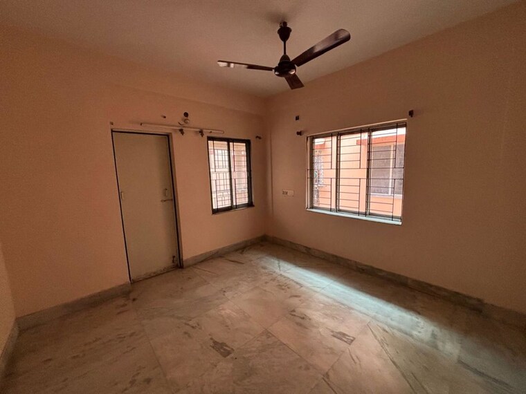 Room, mukundapur 3 Bedroom 1500 Sq.Ft. Apartment In Mukundapur Kolkata 9972179