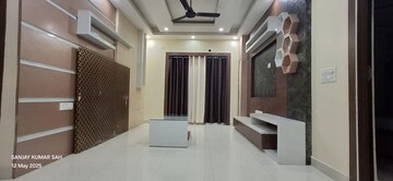 Master Bedroom in 2 BHK Apartment at Gaur City 2 - 14th Avenue, Sector 16c Greater Noida – for Rent
