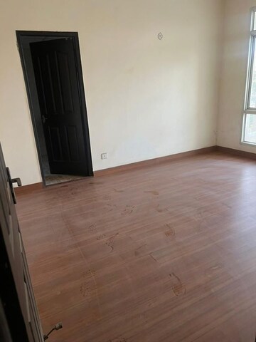 Room in 4 BHK Villa at Kasana Tower, Alpha 1 Greater Noida – for Sale