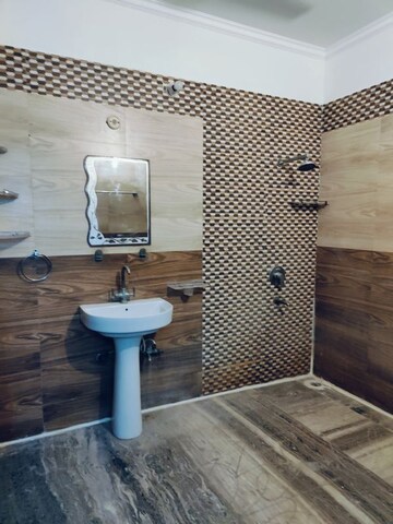Bathroom in 3 BHK Builder Floor at RWA Apartments Sector 51, Sector 51 – for Rent