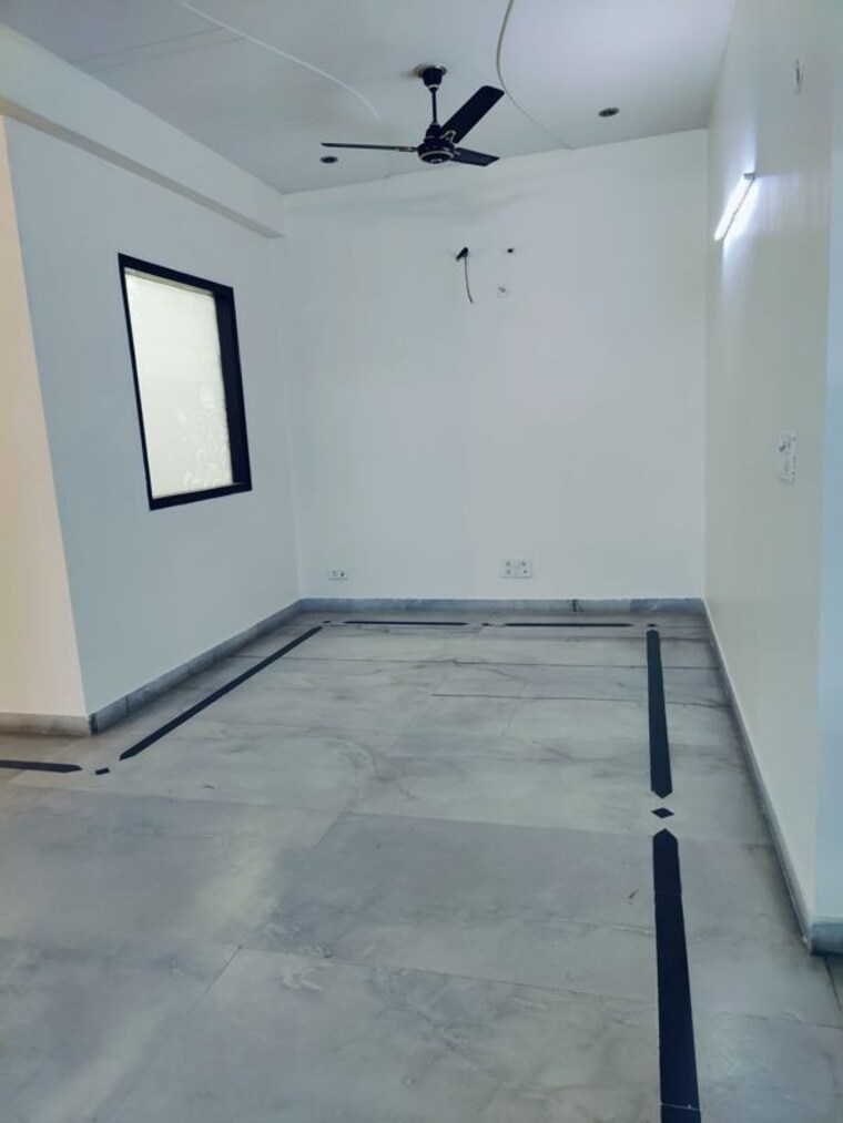 Room, rwa-apartments-sector-51 3 Bedroom 3000 Sq.Ft. Builder Floor In Sector 51 Noida 9972316