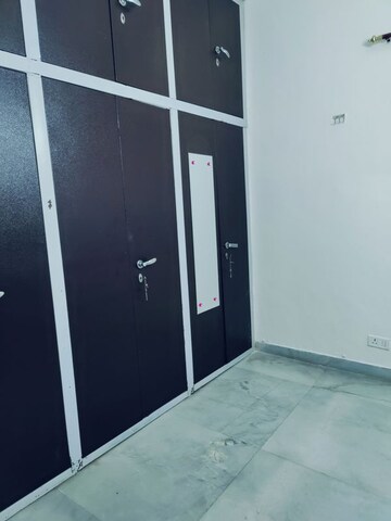 Furnished Amenities in 3 BHK Builder Floor at RWA Apartments Sector 51, Sector 51 – for Rent