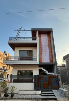 4 BHK + Extra Room Independent House For Sale in Sunny Enclave