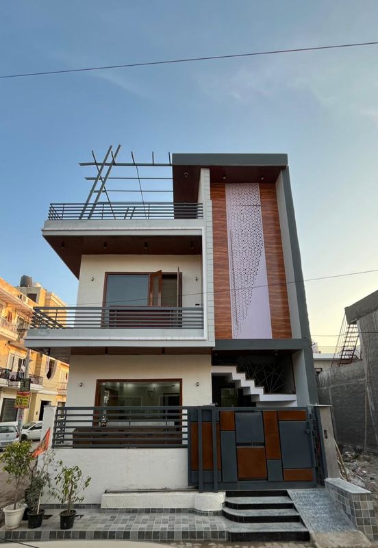 4 BHK + Extra Room Independent House For Sale in Sunny Enclave