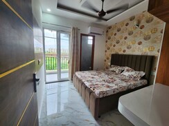 3 BHK + Servant Room Builder Floor For Sale in High Ground