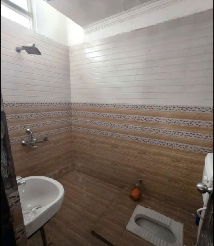 Bathroom, anee-shakti-apartment 3 Bedroom 1800 Sq.Ft. Apartment In Chinhat Lucknow 9972329