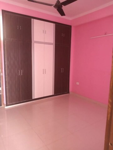 Room in 2 BHK Builder Floor at Sector 48 – for Rent