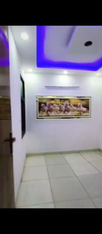 Furnished Amenities in 2 BHK Builder Floor at Dwarka Mor – for Sale